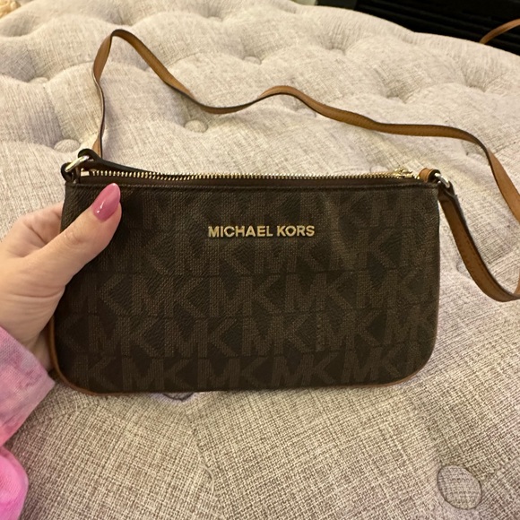 Michael Kors Crossbody - Picture 2 of 3